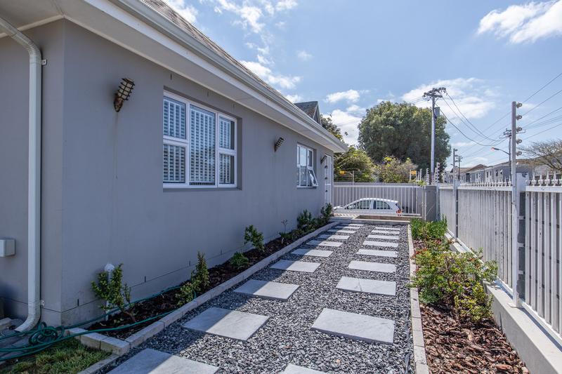 3 Bedroom Property for Sale in Heathfield Western Cape